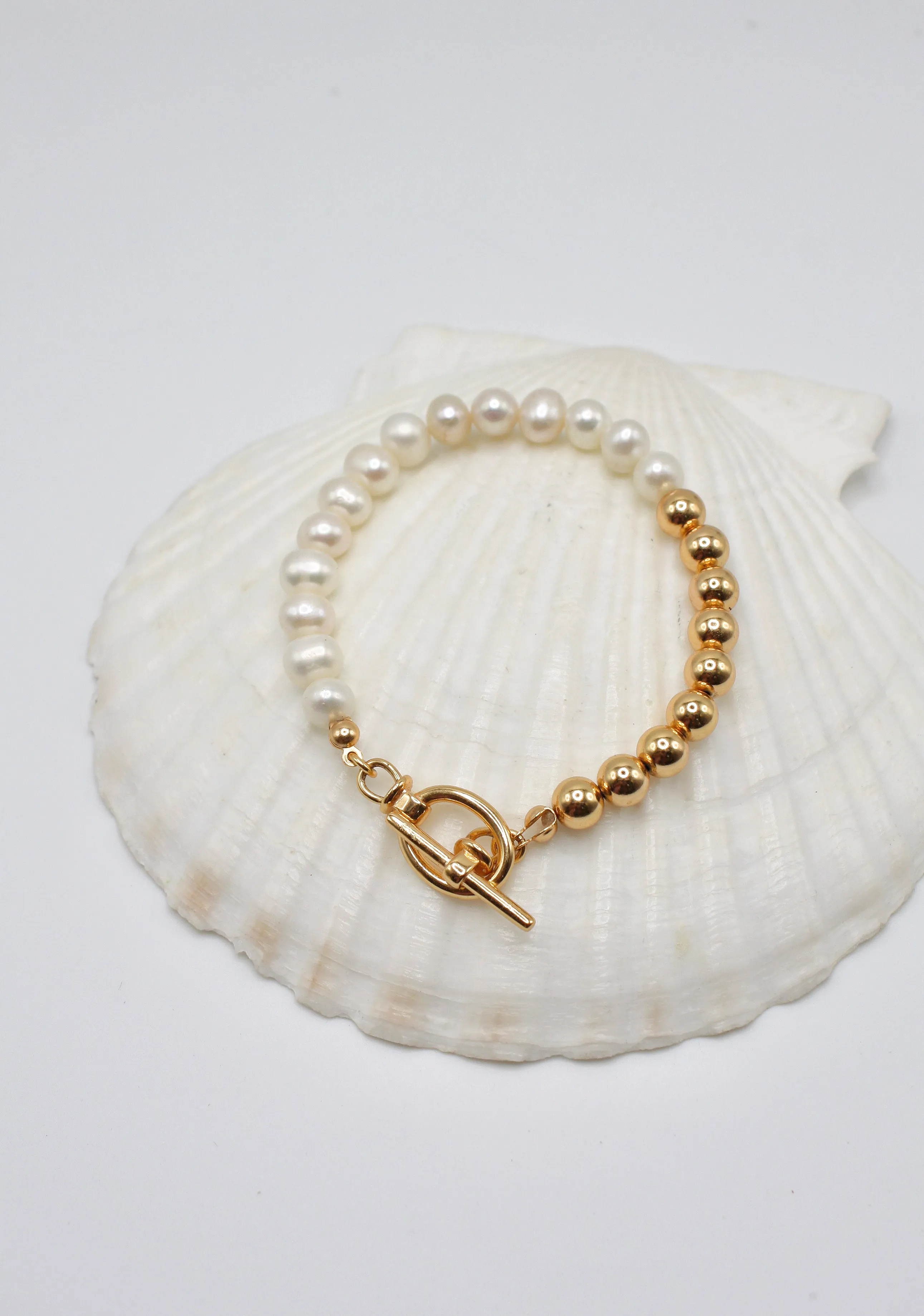 Golden Glow Pearl Bracelet