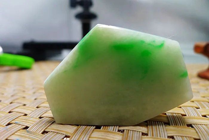 Natural Jade Rough Jadeite Raw (27g,4.3X3.2X1cm)