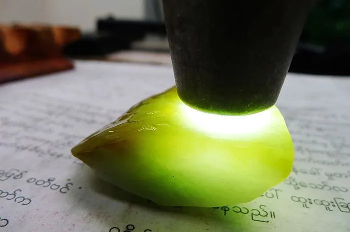 Natural Jade Rough Jadeite Raw (30g,4X3X1.7cm)