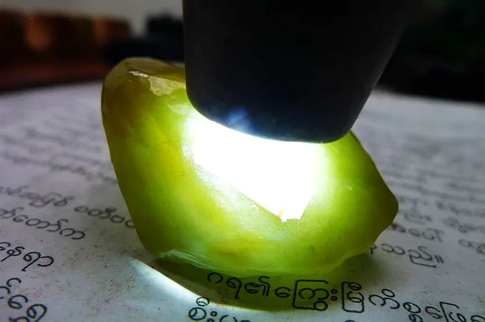 Natural Jade Rough Jadeite Raw (30g,4X3X1.7cm)