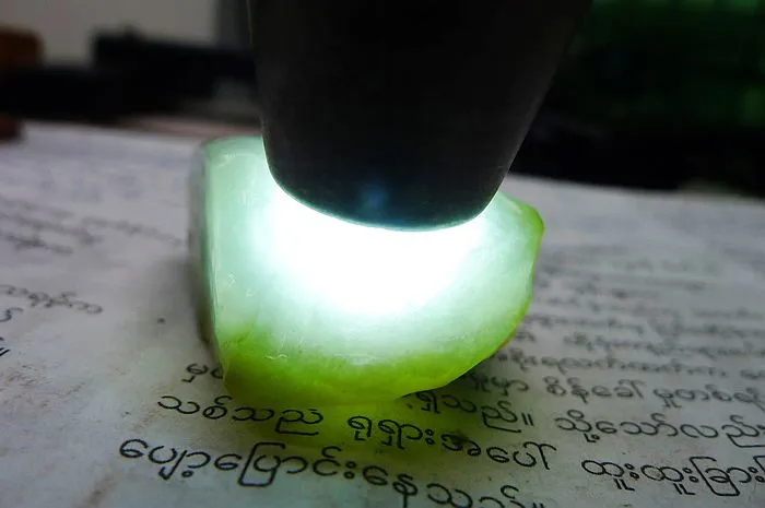 Natural Jade Rough Jadeite Raw (30g,4X3X1.7cm)