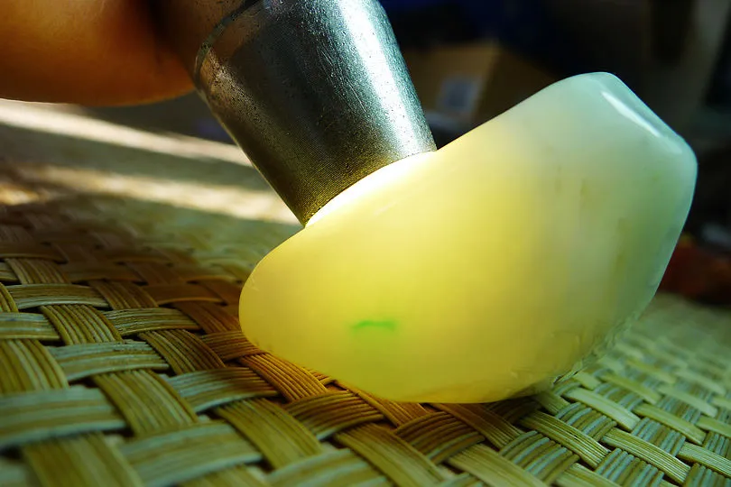 Natural Jade Rough Jadeite Raw (96g,5.2X4.1X2.8cm)