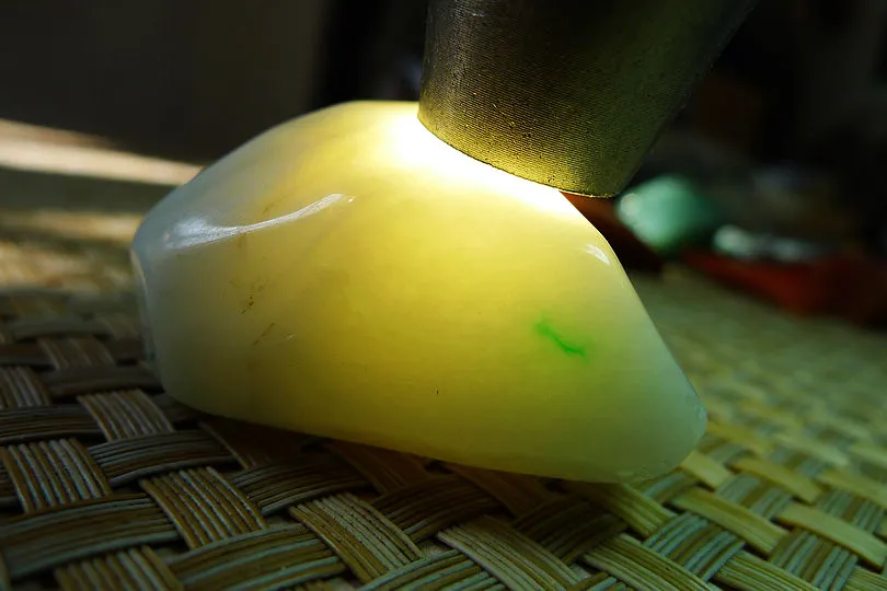 Natural Jade Rough Jadeite Raw (96g,5.2X4.1X2.8cm)