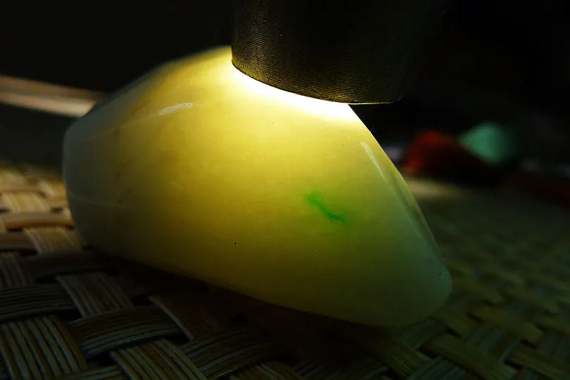 Natural Jade Rough Jadeite Raw (96g,5.2X4.1X2.8cm)