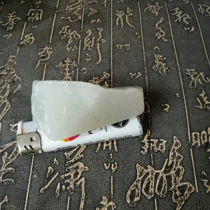 Natural Kunlun Jade Rough Nephrite Raw (135g, 7.5X3.7X3cm)