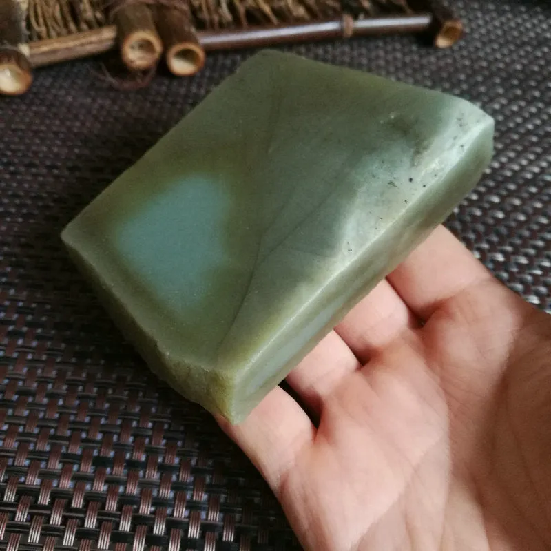 Natural Kunlun Jade Rough Nephrite Raw (318g,8.5X7X1.9cm)