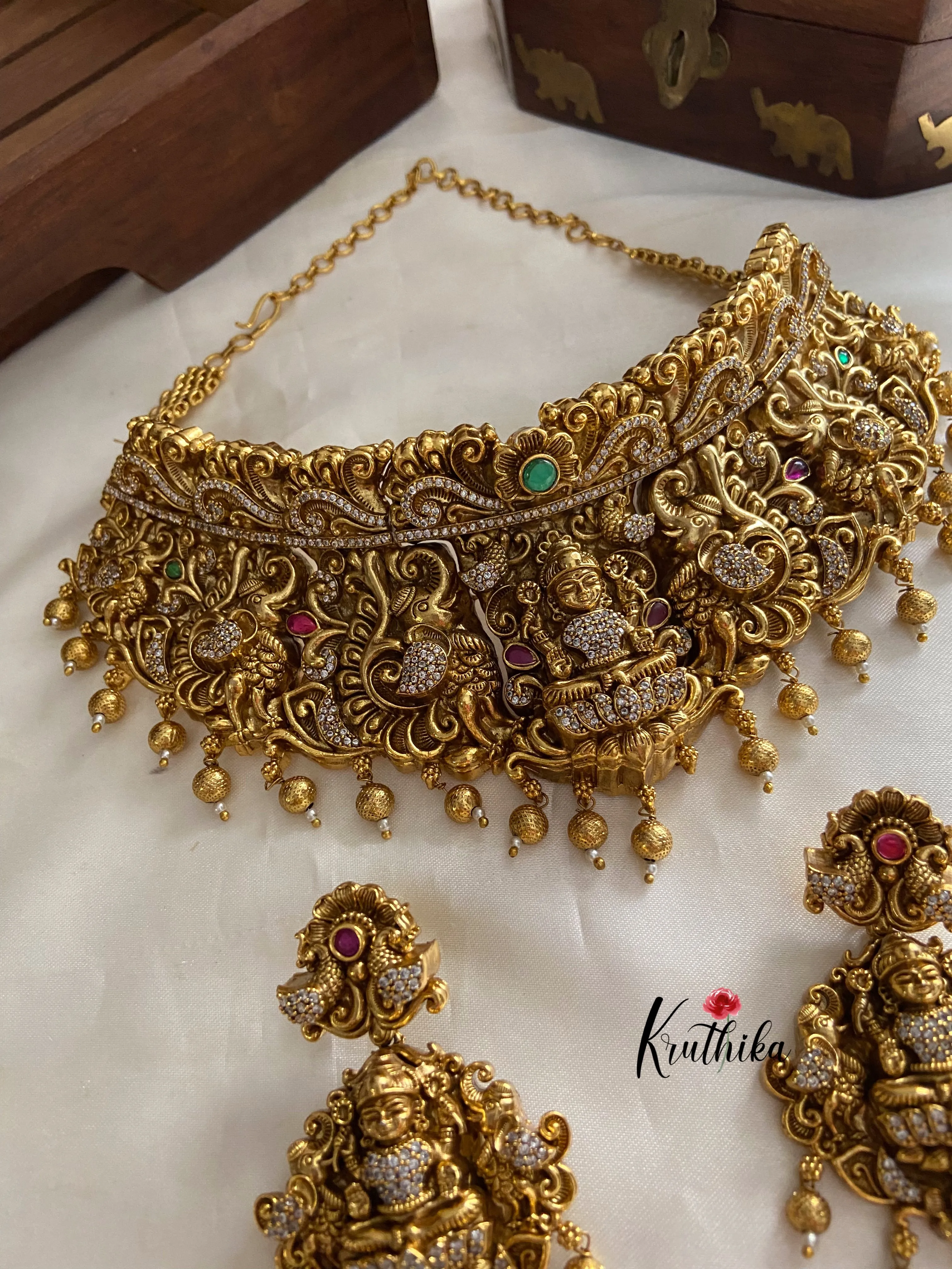 Premium polish Lakshmi Devi Nagas choker NC883