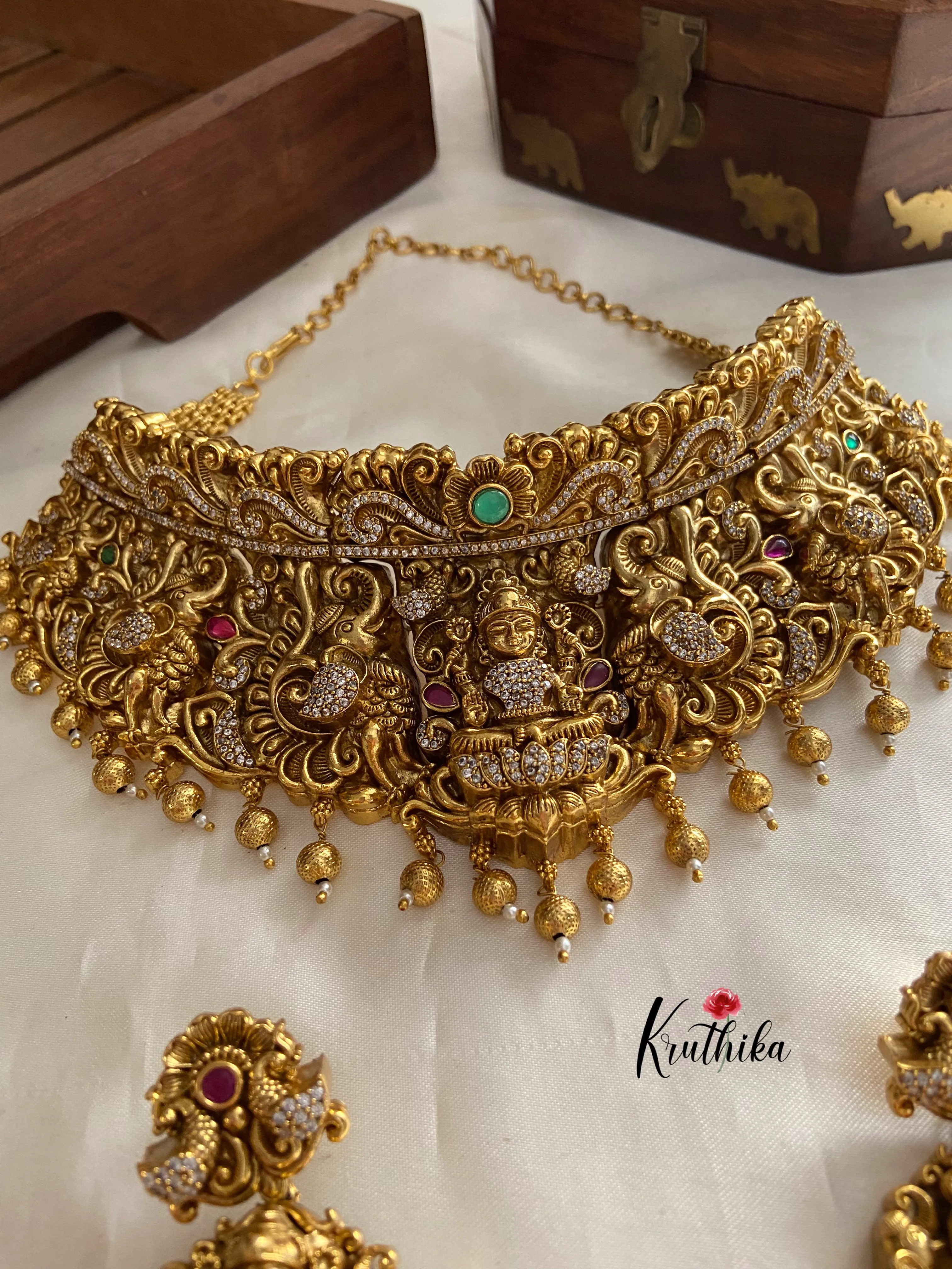 Premium polish Lakshmi Devi Nagas choker NC883